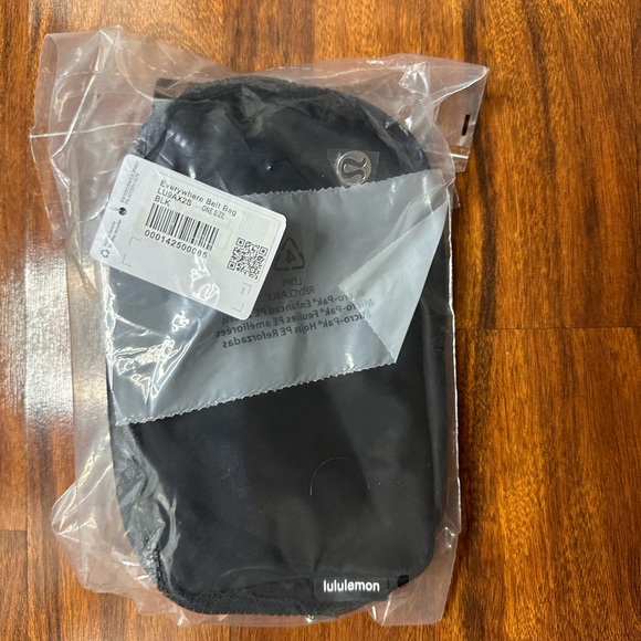 Lululemon everywhere belt bag black one size - Picture 5 of 6